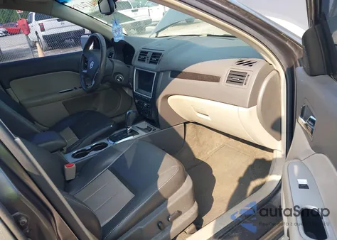 2011 Mercury Milan Premier z USA, uszkodzony, nr VIN 3MEHM0JG8BR602021